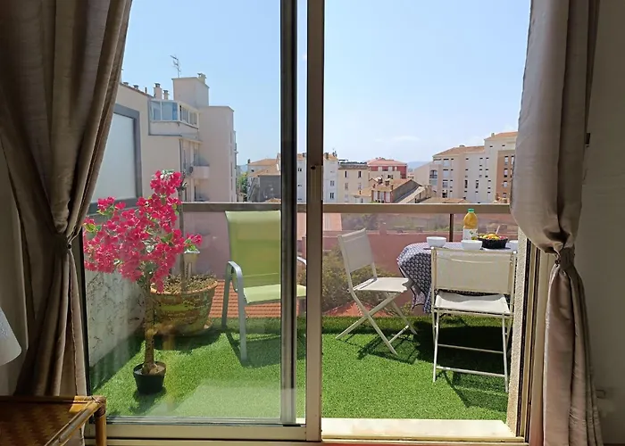 Appartement Le Semiramis By Interhome Saint-Raphaël